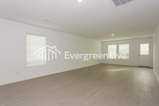 Photo - 1008 Calley Pear Trl