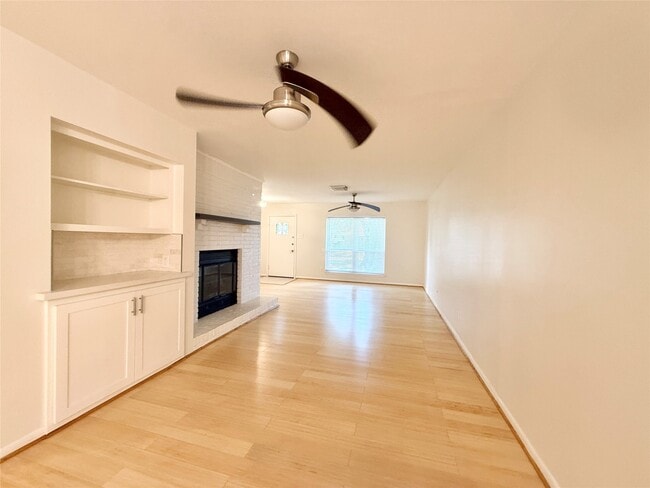 Photo - 5470 Ariel St