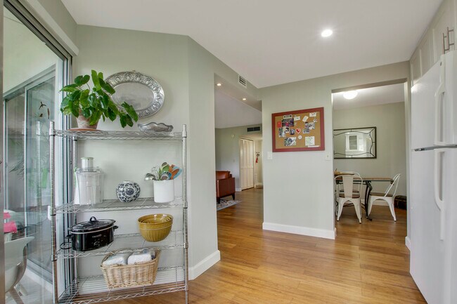 Photo - 3755 Via Poinciana Unit 111