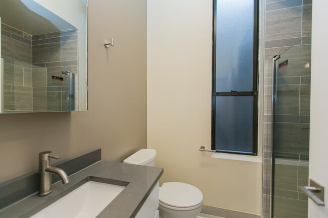 Photo - 2324 N Clark St Unit 3