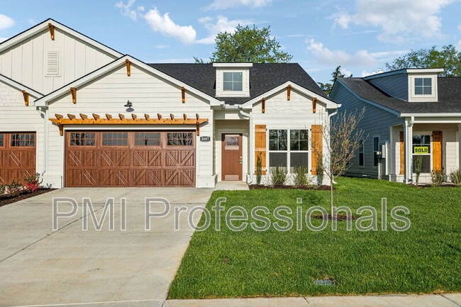 Building Photo - 3419 John Richards Dr