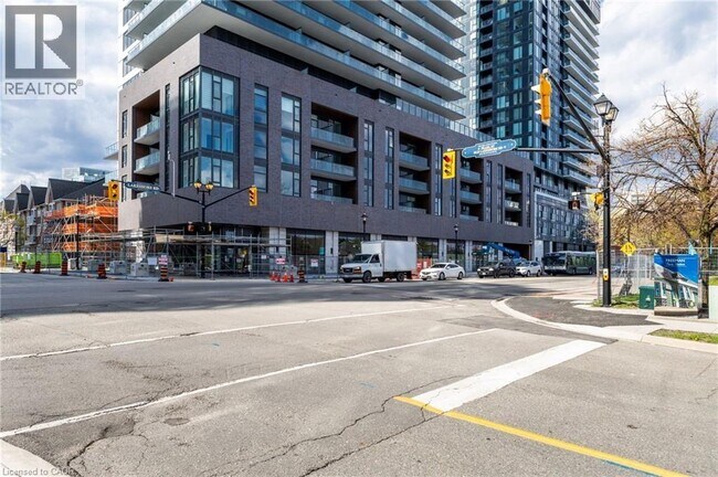 Photo - 2075 Lakeshore Rd. Unit 1703