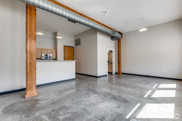 Building Photo - 2502 Live Oak St Unit 206 Rental
