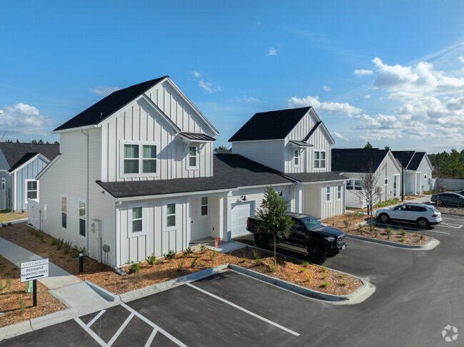 Building Photo - Cottage Street at eTown Rental