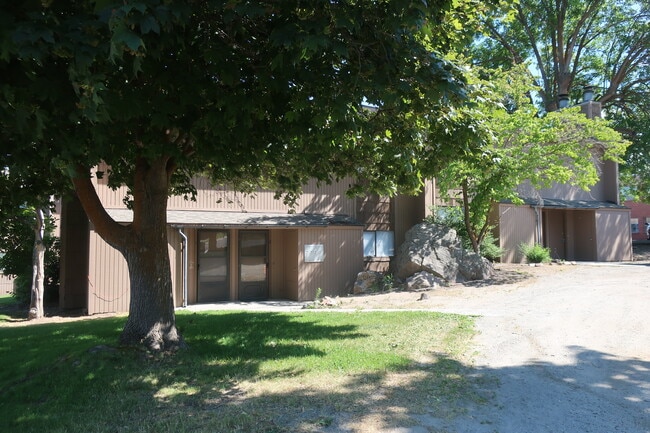 Photo - 320 King St Unit 2