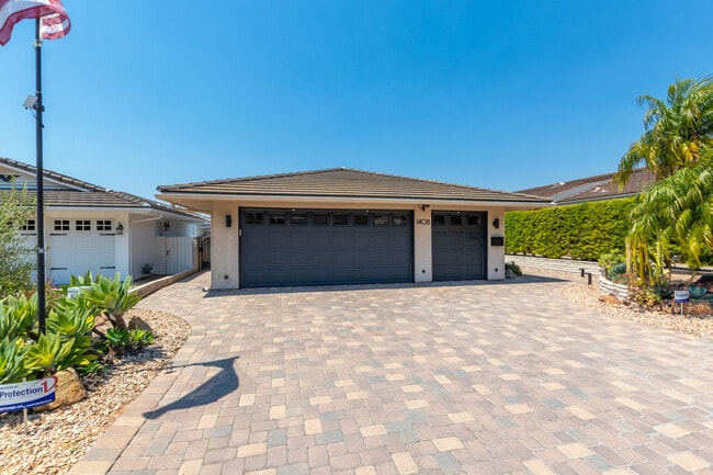 Building Photo - 1408 La Plaza Dr