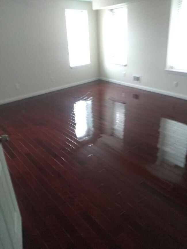 Photo - 8845 E Jefferson Ave