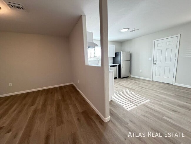 Photo - 506 N Iroquois Ave Unit 1