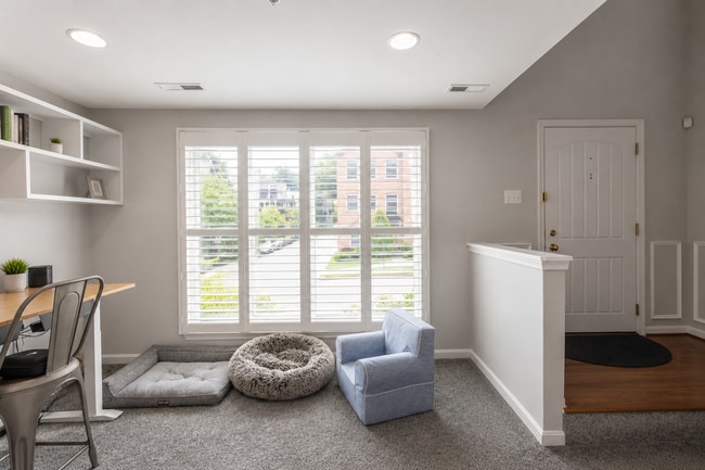 Photo - 2086 Clipper Park Rd