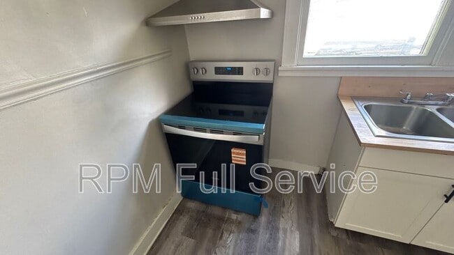 Photo - 423 Maple St Unit B