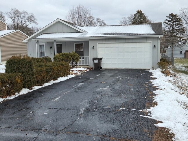 Building Photo - 1906 Beach Rd