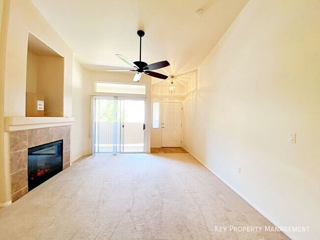 Photo - 3481 Desert Cliff St Unidad #203