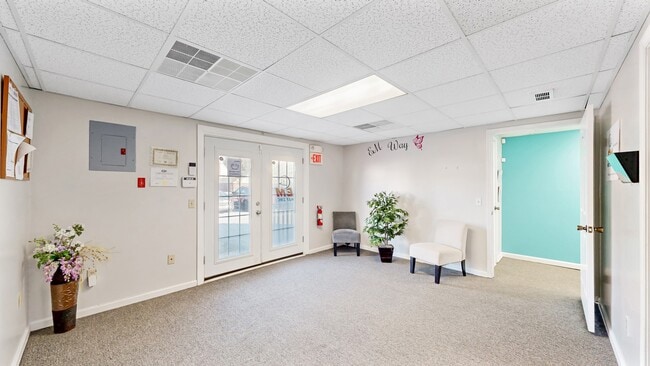 Photo - 383 W North St