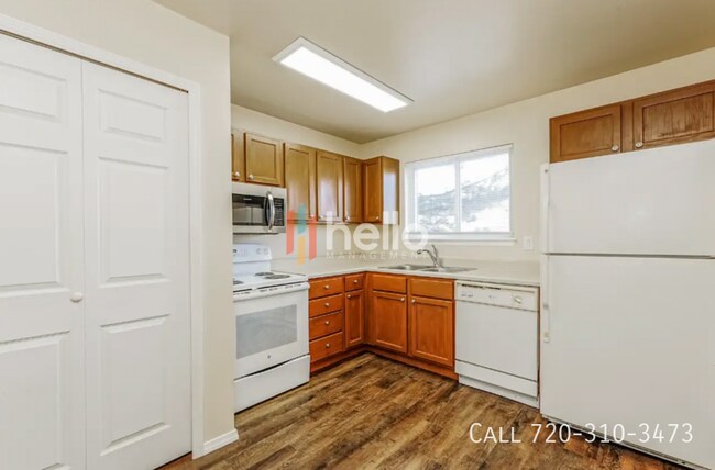 Building Photo - 567 Winnie Way Unit 575 Rental