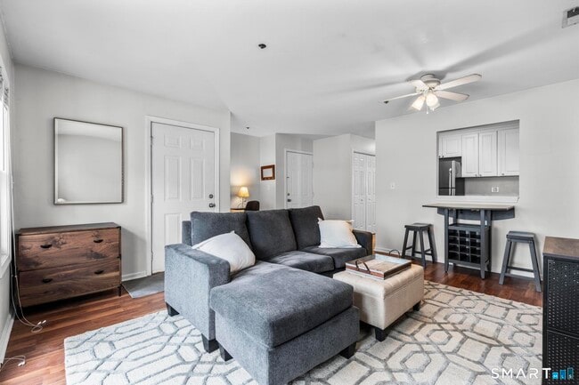 31 High St Unit 4-2C