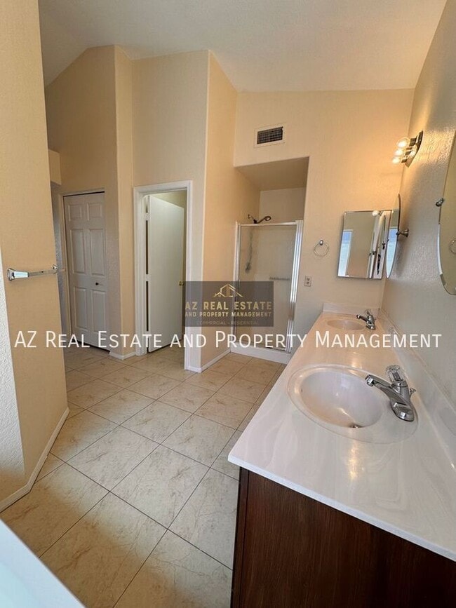 Building Photo - 8528 W Pershing Ave Rental