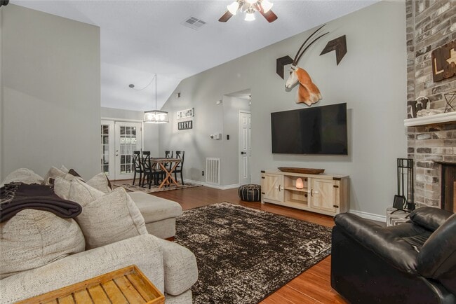 Photo - 3601 Clover Ln