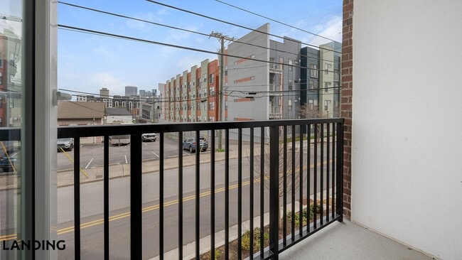 Photo - 1801 Patterson St Unidad 320