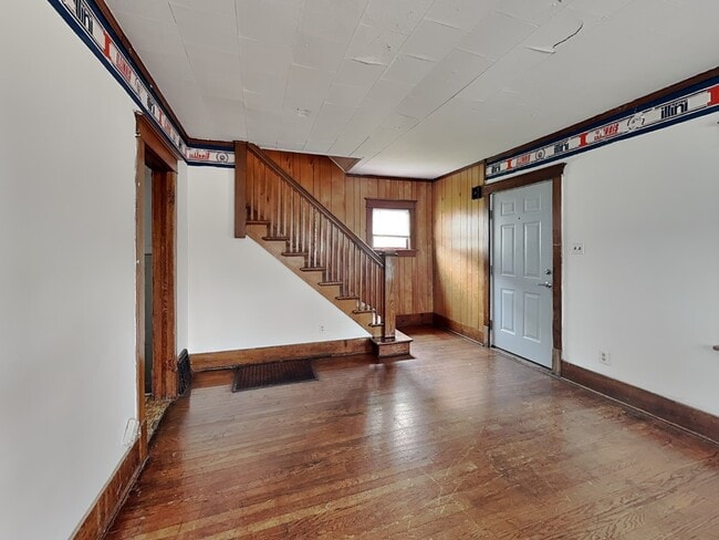 Photo - 808 S Locust St