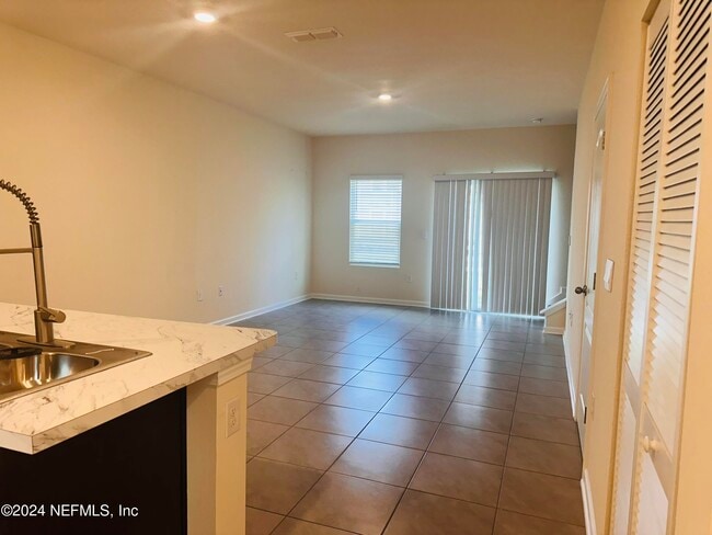 Photo - 9549 Star Dr