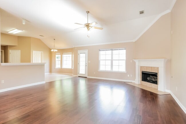 Photo - 4064 Sidlehill Dr