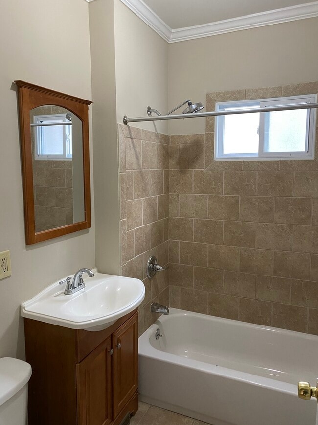 Photo - 1069 Wayburn St Unit 2