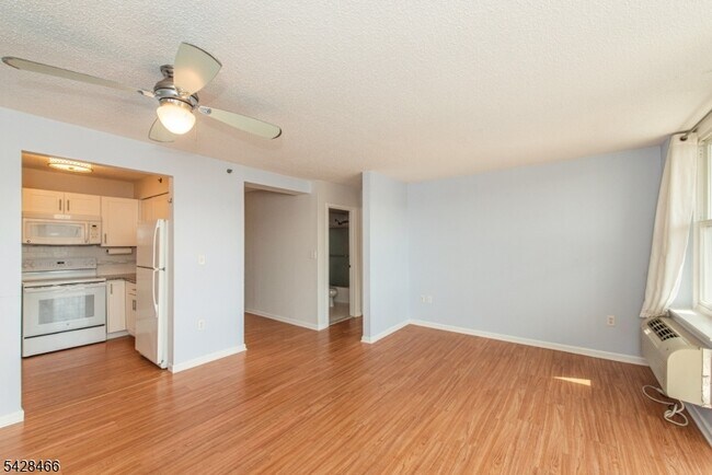 Photo - 300 Main St Unit 415