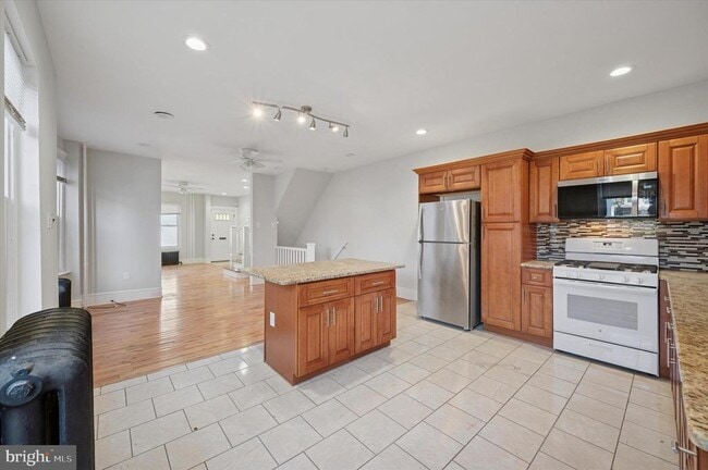 Photo - 6328 N Beechwood St