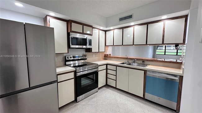 Photo - 1703 Whitehall Dr Condo Unit 104