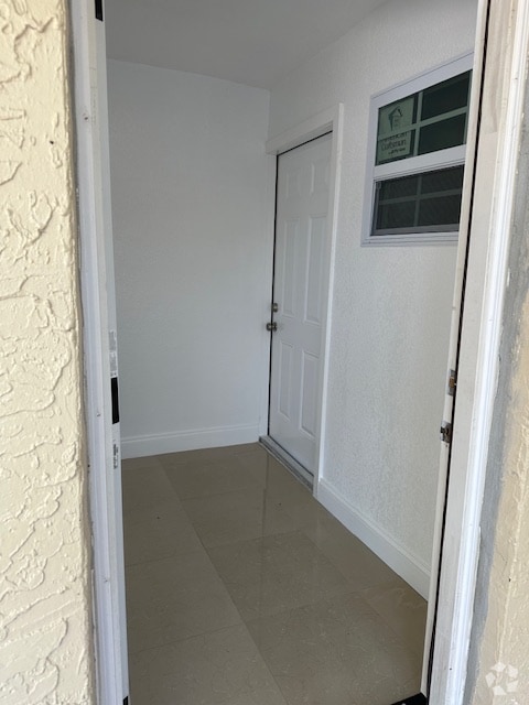 Building Photo - 2453 Sable Dr Rental
