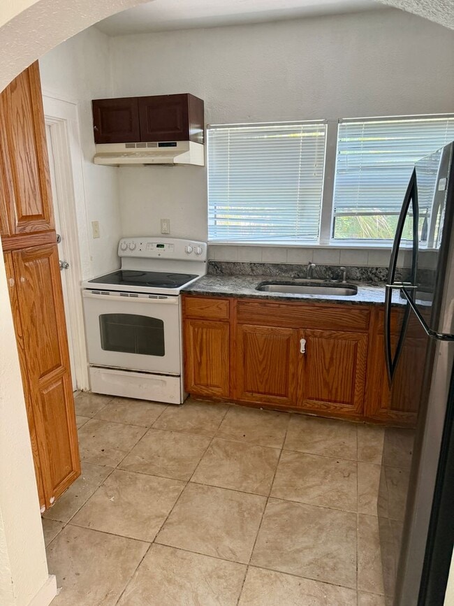 Photo - 3/1 Located in South St. Pete!