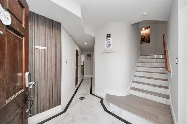 Photo - 9715 Riddlewood Ln