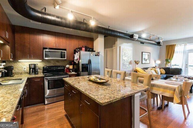 Building Photo - 5300 Peachtree Rd Unit 3204 Rental