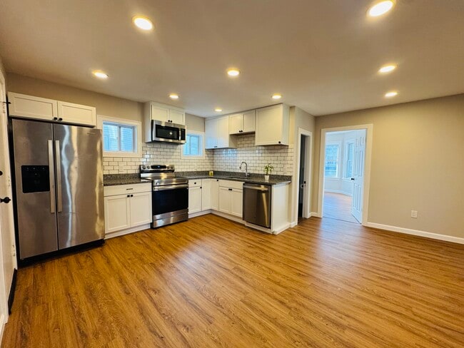 Photo - 49 Lawrence St Unidad Apartment #2