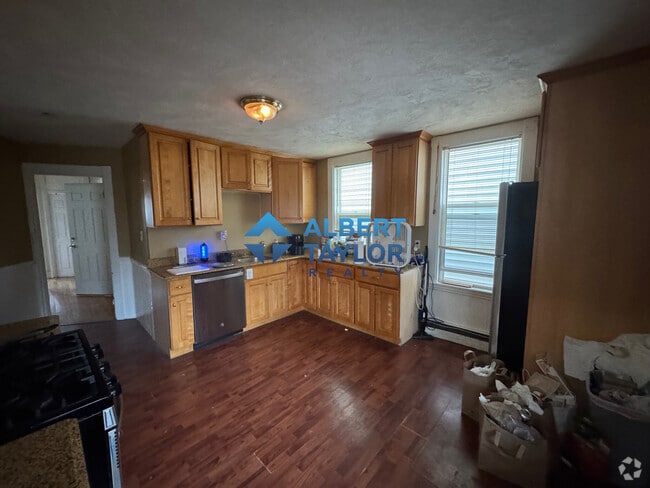 Building Photo - 8 Eldora St Unit 2 Rental