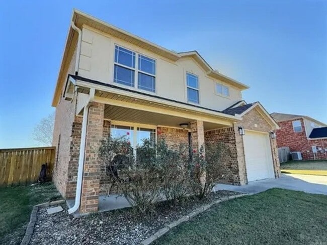 Photo - Great 3 Bedroom 2.5 Bathroom Cabot House