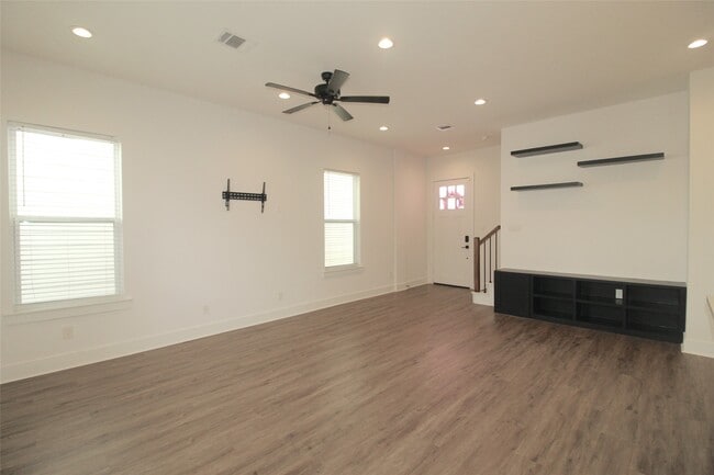 Photo - 1218 Mcneil St