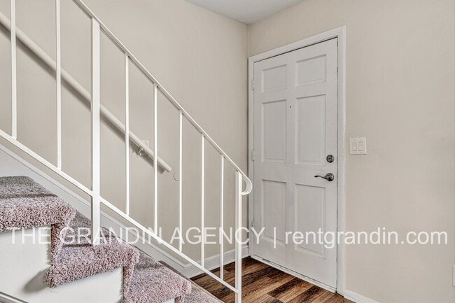 Photo - 2163 Mulberry St