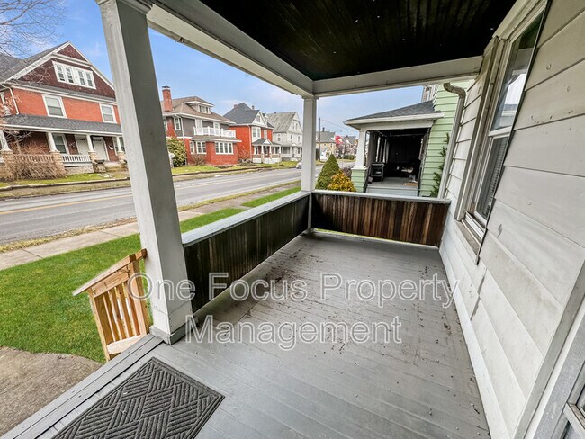 Photo - 2517 W 4th St