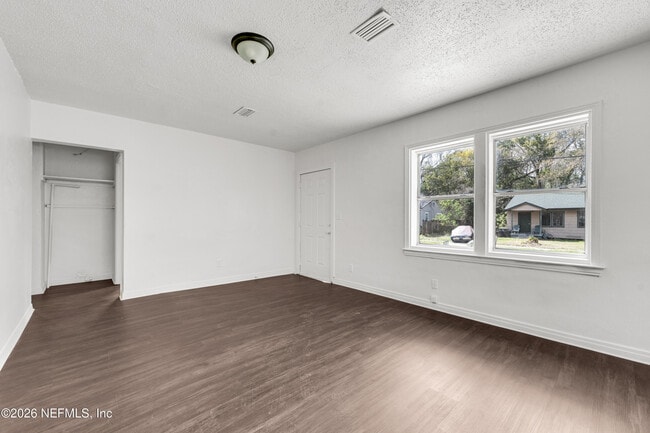 Photo - 1227 Dena St