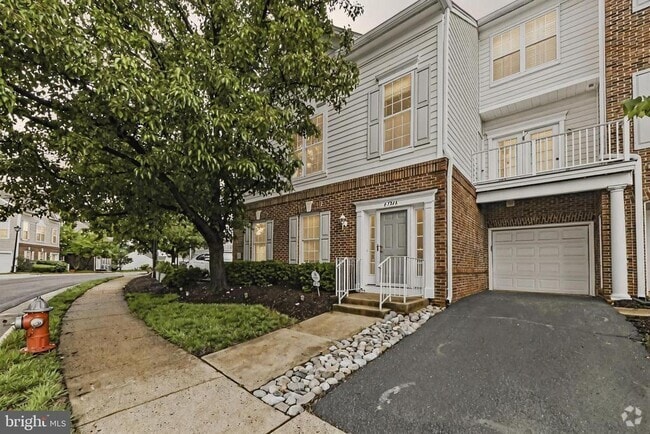 Building Photo - 6324 Eagle Ridge Ln Unit 37 Rental