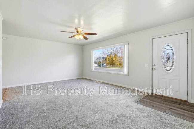 Photo - 1105 Thayer Dr