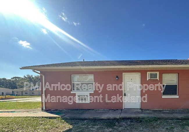 Building Photo - 507 Twin Pines Ln Unit A