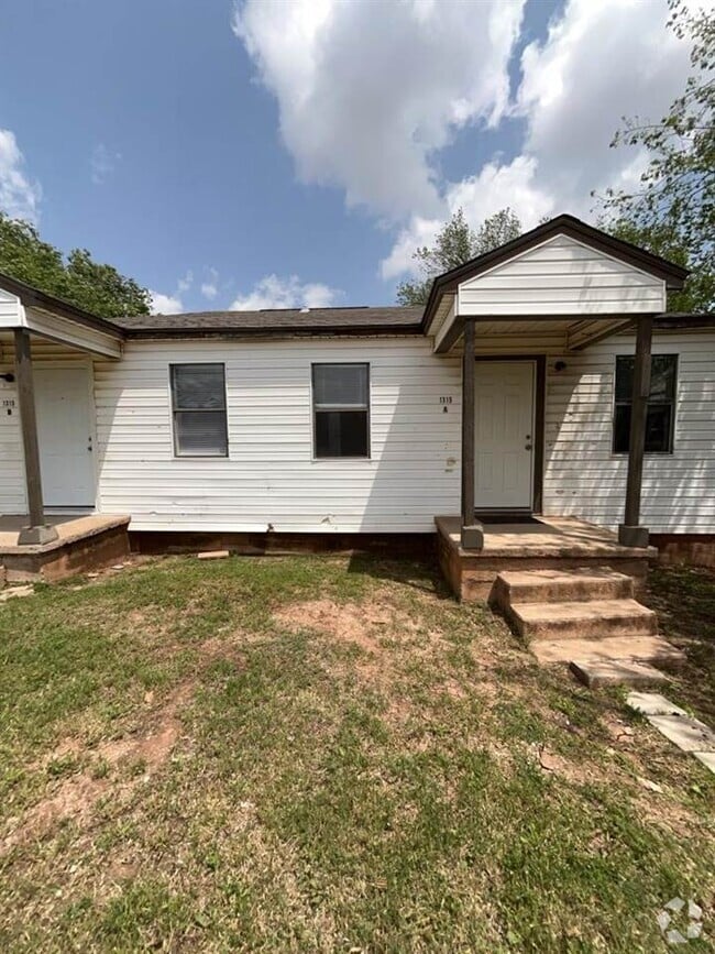 Building Photo - 1315 SW E Ave Rental