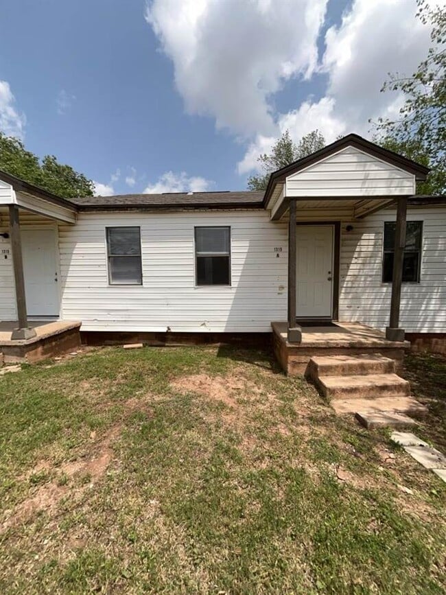 Photo - 1315 SW E Ave Apartment