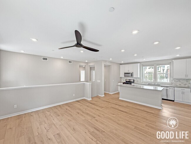 Photo - Stunning 2B/2BA Townhome in Mira Mesa for Rent!