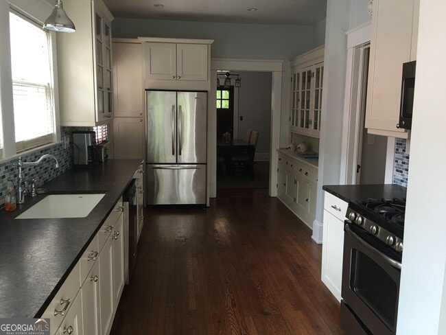 752 Greenwood Ave NE