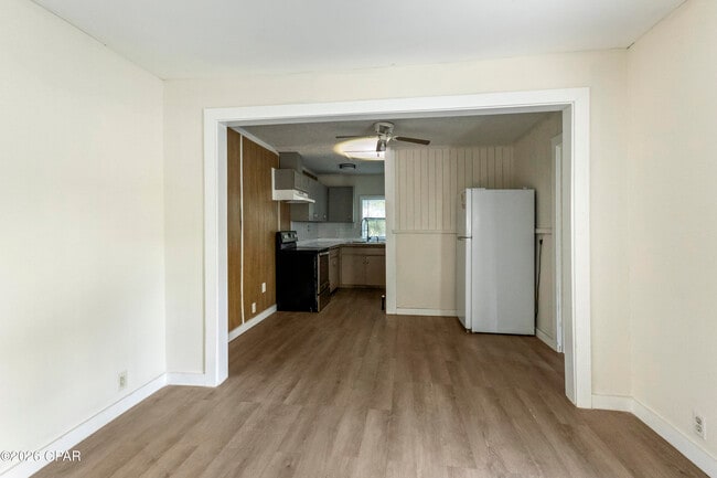 Photo - 2722 E 6th St