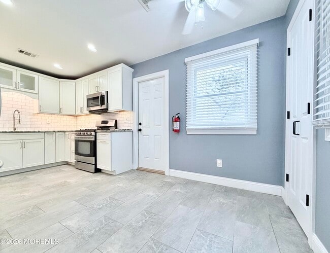 Photo - 7 Longfellow Ct