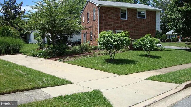 Photo - 6820 Cherokee Dr House